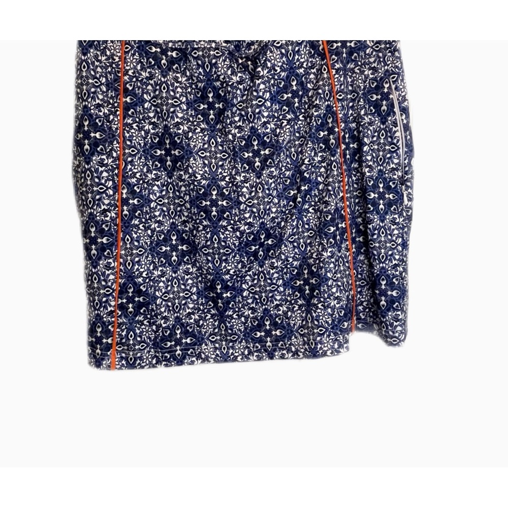 Spanner Women’s knit stretchy golf skort.  Size Medium